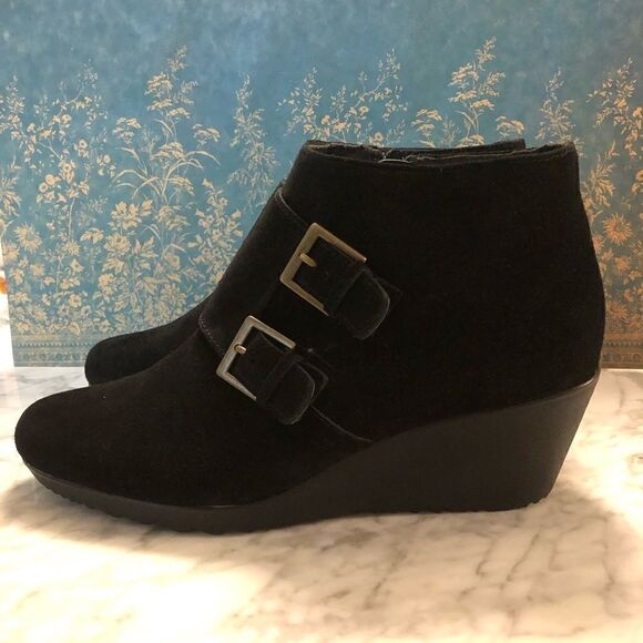 Munro Suede Wedge Ankle Boots - Picture 1 of 5